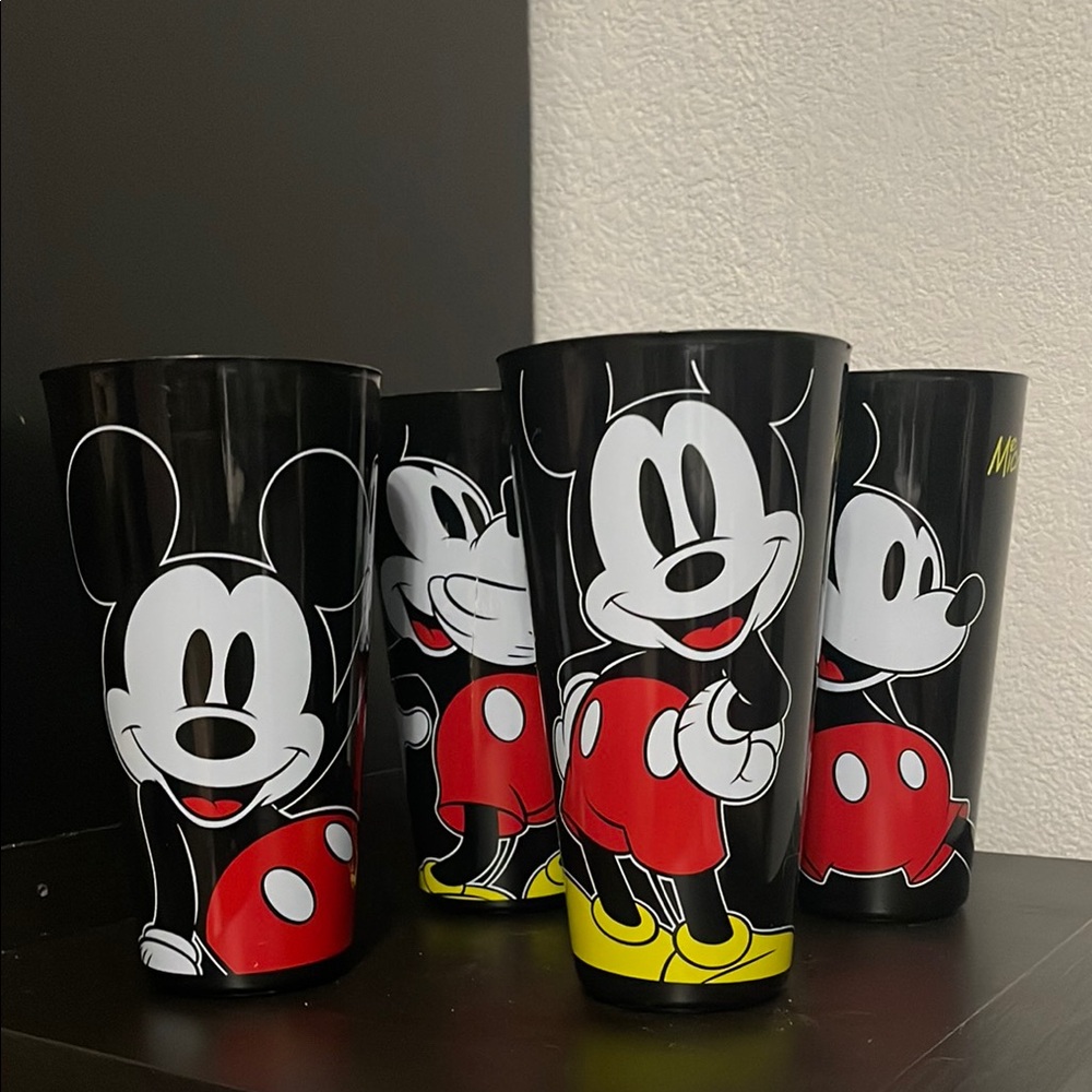 Disney Mickey Mouse Drinkware Set